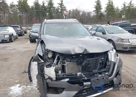 2017 Nissan Rogue Sv z USA, uszkodzony, nr VIN KNMAT2MV1HP581931